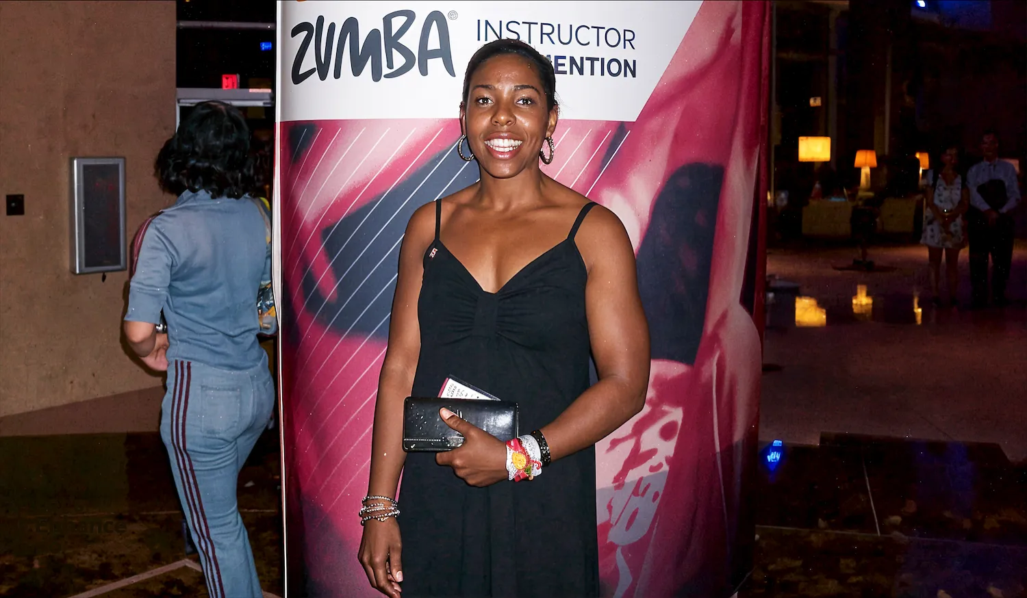 Professional fitness instructor guiding seniors 50+ in Ottawa and Nepean